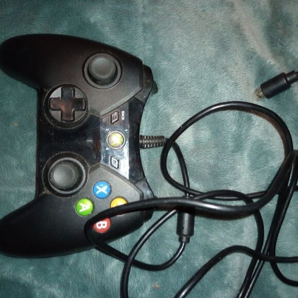 Xbox controller excellent condition - Picture 3 of 4